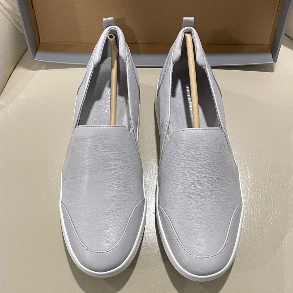 NWT Vionic Light Gray Women’s Slip-On Loafers